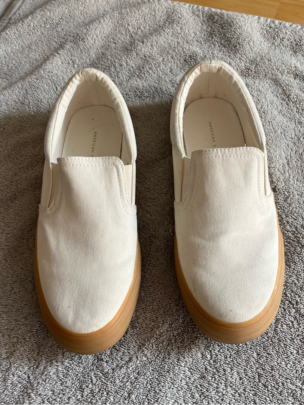 AE Cream Slip ons
